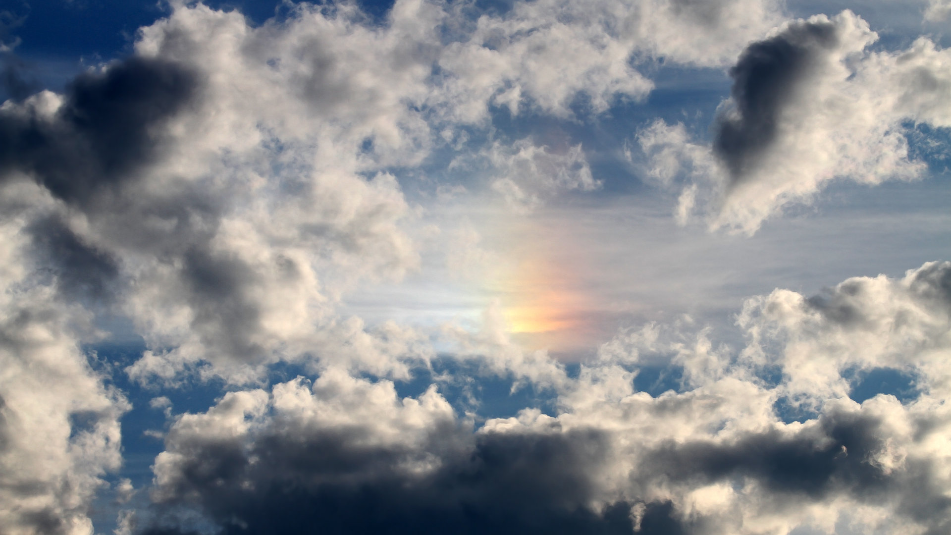 广东队通过压迫防守迫使对手频繁失误,广东队反击