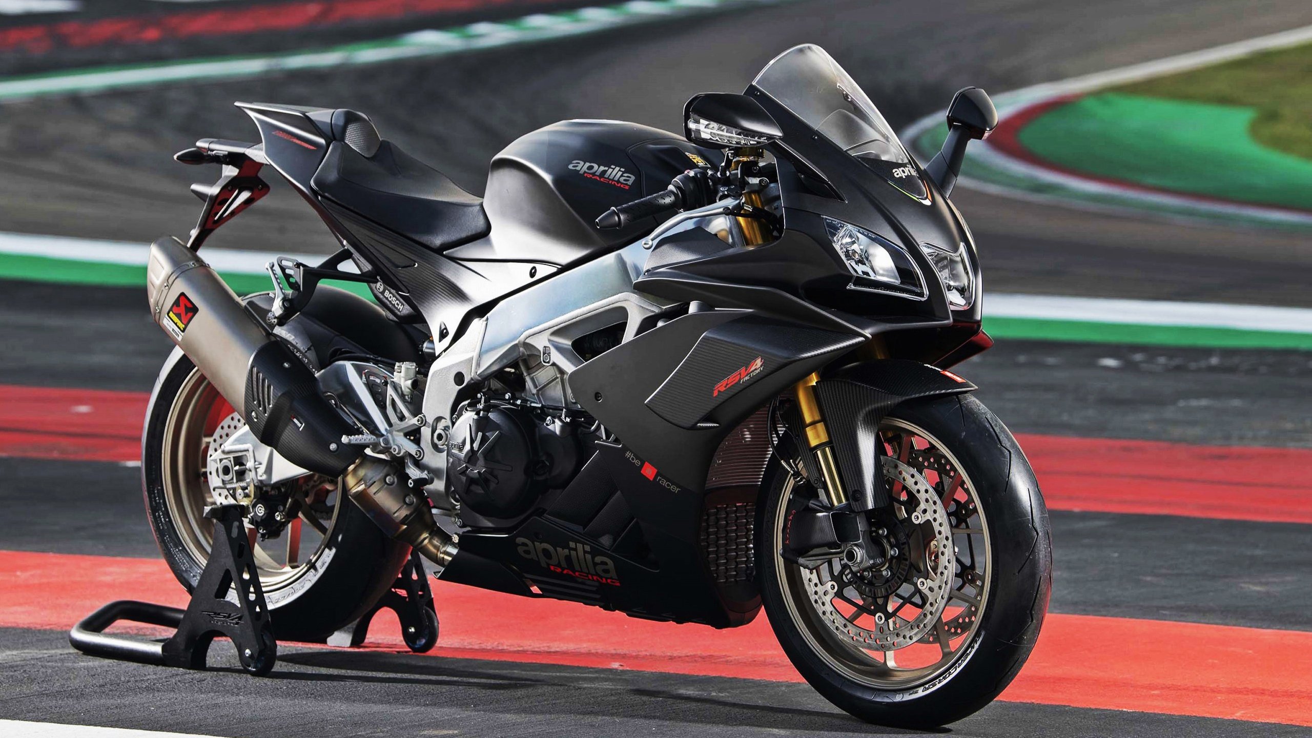 九游APP官网-德甲快速突袭：秒秒钟冲破防线！，德甲对抗